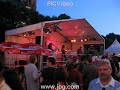 Kleines Video von der Fanmeile in Frankfurt mit Latin-Party. Un grupo de los cubanos (salsaborrr) tocando en vivo por la fiesta mundial en francfort. Las orillas del rio meno ! Vamos a gozarrr !!Quieres mas: www.latino-events.deHave a look how the party goes on in germany, cuban group singing and dancing at the riverside in frankfurt...