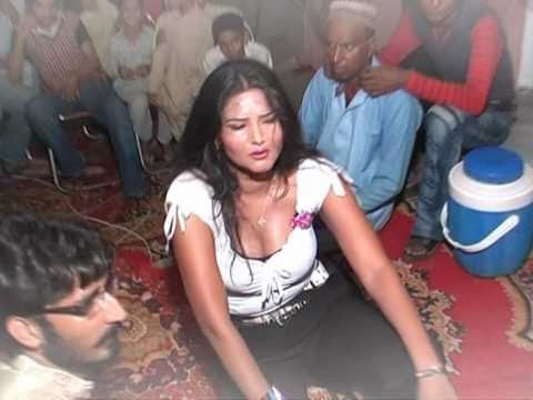 multani mujra - mehndi function arrange,record and edit by Jawad Movies contact us @ 0313-4784447.