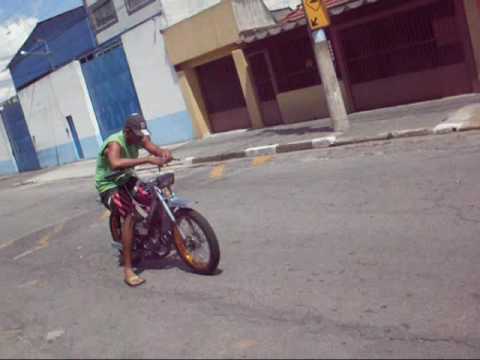 chamando no grau de mobilete