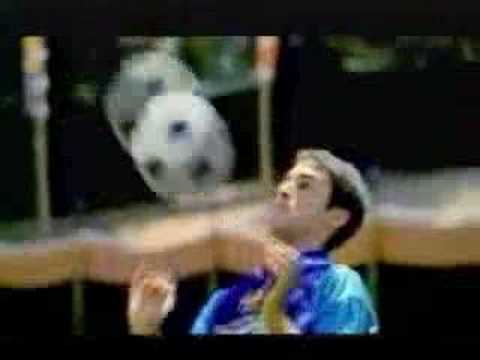 Flommivids - these sumos have a game wif soccers finest and win just for some pepsi..frkin funny! hahaha.