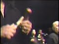 esto es solo pa conocedores y sobre todo gente que aprecia la salsa-jazz y la descarga abierta por musicos de gran talento
********************************************************************
noche de latin-jazz en el village gate de ny, epoca del 89+-. manny oquendo y conjunto libre en una descarga de latin-jazz. andy gonzales (baby-bass), herman olivera (vocales), manny oquendo (percs-timbales), papo vasquez (t-bone), jimmy bosch (t-bone) y el fenomeno 