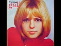 http://www.francegall.netLetra:Mon Dieu que je t'aimeDe m'aimer comme çaJe t'aime, je t'aimeReste auprès de moiDans un champ d'étoilesL'amour nous conduitAvec pour escaleTout le paradisMon Dieu que je t'aimeDe m'aimer comme çaJe t'aime, je t'aimeReste auprès de moiJ'ai le coeur qui trembleOh, restons assisRien que d'être ensembleNous quittons la vieMon Dieu que je t'aimeDe m'aimer comme çaJe t'aime, je t'aimeReste auprès de moiAu clair de la luneUn amour est néPas besoin de plumePour vous en parlerPas besoin de plumePour vous en parler