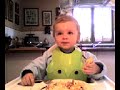 15.04.08. Carlota comiendo, otra vez