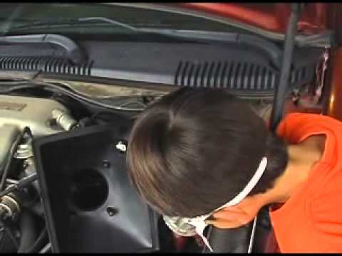 How to Change an Air Filter 1998 Mercury Sable.wmv