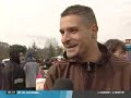 06/03/2008 - tlt toulouse, un deuxi�me ligne derri�re jean-luc moudenc... - toulouse - fabien pelous s'est rendu sur la march� de la reynerie. bien accueilli par les habitants du quartier, le colistier de jean-luc moudenc, candidat centriste soutenu par l'ump et le nouveau centre, a insist� sur la n�cessit� de d�velopper le r�seau associatif dans les quartiers toulousains.. (pour obtenir les droits d?exploitation commerciale de cette vid�o, veuillez contacter contact@wizdeo.com)