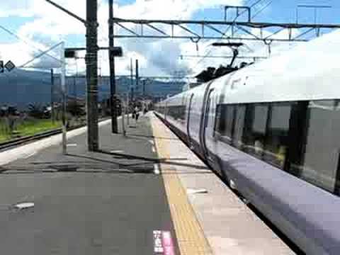 特急 スーパーあずさ（上り）　小淵沢駅到着