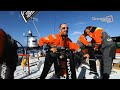 Seule action de la journée sur le pont de Groupama 4 : un changement de voile ! 