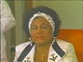 segmento de uno de los programas de tele-coqu� donde se presenta el caso de la cantante laura elena, rescatada de la calle por ruth fern�ndez.