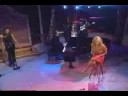 im not a girl not get a woman en vivo