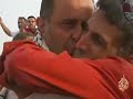 تقرير عياش دراجي و تامر المسحال - غزة تاريخ بث التقرير: 24\8\2008وصلت سفينتان محملتان بمساعدات انسانية وعلى متنهما ناشطون دوليون في مجال حقوق الانسان الى غزة وذلك في اول خرق للحصار الذي فرضته اسرائيل على القطاع. وقد نظمت اللجنتان الشعبية والدولية لفك الحصار عن غزة اسقبالا شعبيا ورسميا للسفينتين, شارك فيه شخصيات فلسطينية وآلاف من اهالي غزة. هذا وقد واكبت الجزيرة مختلف مراحل الرحلة التي استغرقت اربعين ساعة واعد لنا مراسلانا اللذان رافق أحدهما الرحلة منذ انطلاقها من قبرص,