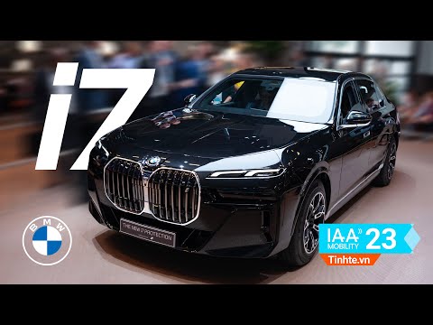 IAA23 Trên tay BMW i7 phiên bản chống đạn