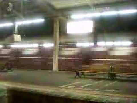 静岡駅にて EF200 901号機牽引貨物列車通過