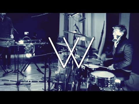 [405 Exclusive] Man Without Country - 'Migrating Clay Pigeon' (Live Coldroom Session)