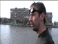 Zwemmer kunstenaar Erik van Loon