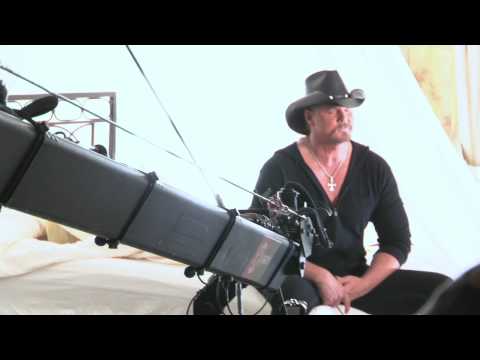 Trace Adkins Behind the Scenes