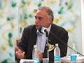 Carlos Roberto diz que pobre � ladr�o