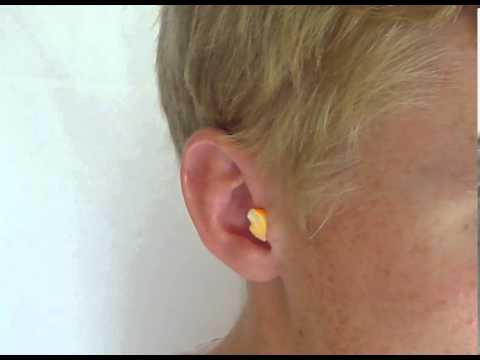 how to fit ear plugs