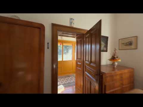 Video Secesní vila v téměř původním stavu v Senohrabech s velkým pozemkem a vlastním lesem