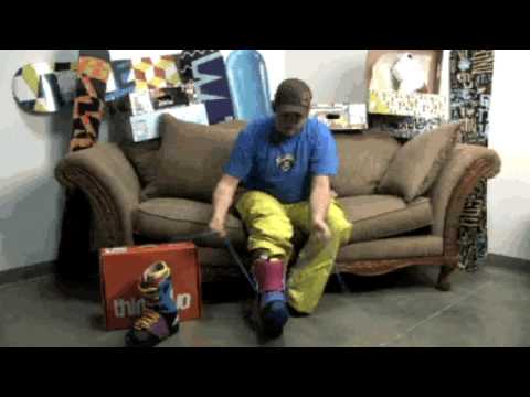 how to fasten snowboard boots