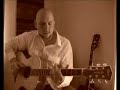 Bekijk muziek clip van Paul Simon met Armistice Day