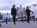 this is one of the first dances we learned, and it's evolved through many changes. we sing an intro in french!

did you know the french canadian reel, la bastringue (the first tune here), is very similar to the english jig, voulez-vous danser?

the performance was in knaresborough, north yorkshire, as part of feva - the festival of entertainment and visual arts, on a cold august evening.
