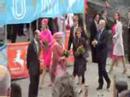 Koninginnedag002 Makkum, schoolkinderen zingen Koninginnedag002 Makkum, schoolkinderen zingen
