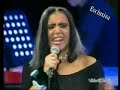 Loredana Bertè, ospite della manifestazione O' Scià  organizzata a Lampedusa da Claudio Baglioni, canta 
