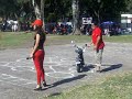 Las chcias se animaron a participar con los chicos que realizaron destrezas en sus motos.