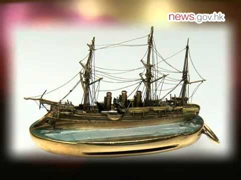encapsulate - Inimitable Easter eggs Peter Carl Fabergé created for Russia's royalty from the late 19th to the early 20th century are not only gemological masterpieces. Th...