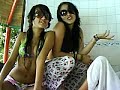 Ningun animal fue lastimado durante la filmación de este video.Desde una clinica clandestina en algun exotico lugar del mundo las hispano-argentinas Culiana y Laura transmiten su En Cinco Pasos del día
