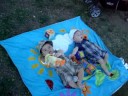 Feli y Santi en el parque