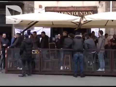 Tifosi del Tottenham in giro a Firenze - Video