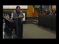 Il senatore Bartolomeo Pepe non sa dov'è il Senato - La Zanzara 28-02-2013: http://t.co/Ph75KxZ7Vk