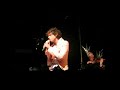 Bekijk muziek clip van Mika met Lonely Alcoholic (Live from Sadlers Wells, London/