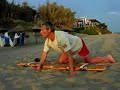 steph nous fait le cam�l�on perdu sur une plage de marbella.  il est tout jaune p�le, mais c'est pas par mim�tisme, c'est son foie qui est un peu malade.