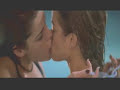 TOP 13 Cele mai sexy scene de film + BONUS - &nbsp;Ramanem tot la Wild Things 2 - Scena Sarutului (embed)