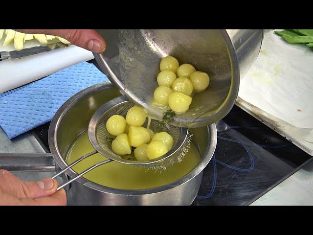 Spargel-Morchel-Gemüse mit Risoleekartoffeln