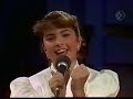 Lucero Con tan pocos años