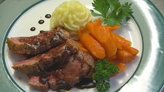 Barbarie-Entenbrust an Rotwein-Schokoladensoße Barbarie-Entenbrust an Rotwein-Schokoladensoße