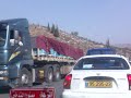 حاجز اسرا ئيلي قرب طو لكرم يمنع الناس من الخول الى ظو لكمر