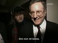 michael moore, sick of usual and boring election campaigns, decides to use a new way to pick his president: the jump in the mosh pit! he'll met his future nemesis too, the latter president of u.s.a., george w. bush. italian subtitles.

(michael moore, stanco delle classiche e noiosissime campagne elettorali, decide di adottare un nuovo metodo per scegliere il suo presidente: il salto nel mosh pit! incontrer� anche la sua futura nemesi, l'uomo che sarebbe diventato presidente degli stati uniti, george w. bush. sottotitoli in italiano.)

from the segment 