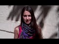 Claire from France (in French)