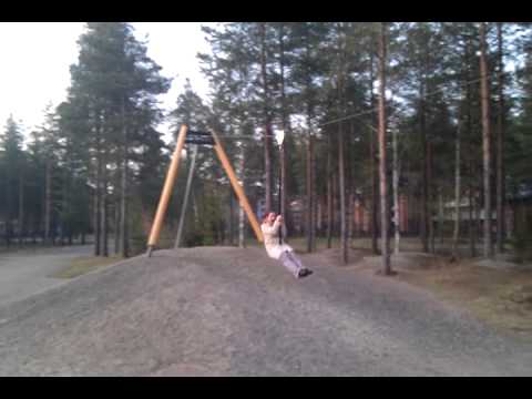 Macska a jatszoteren
