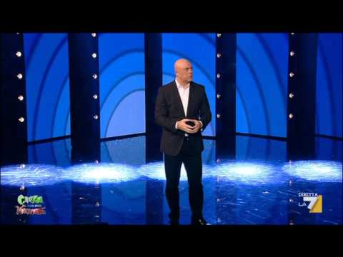 22 - 6a puntata di Crozza nel Paese delle Meraviglie. Maurizio Crozza apre lo Show dedicando la puntata agli amici sardi e devolve gli incassi alle vittime e le f...