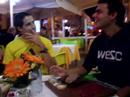 Javi con su bistec en Lagos (Algarve)