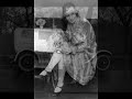 nat shilkret & his orchestra - i know that you know, hmv 1927
vocal is by frank bessinger (?)