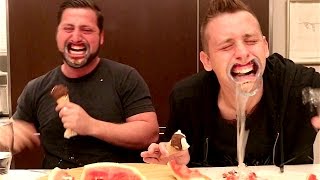 Dwóch gości i ich próba jedzenia i picia w urządzeniu dentystycznym! Tą akcją rozwalili system!