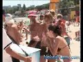 والله مساكين من الحر يبون ايس كريم بس الحبيب يبي يسوي فيهم دقه عنيفه