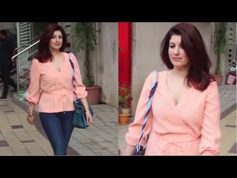 Twinkle Khanna Spotted At Bandra