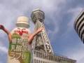 ラブレ君新世界(通天閣)にやってくる【2】_カゴメ funny doll osaka tuutennkaku
